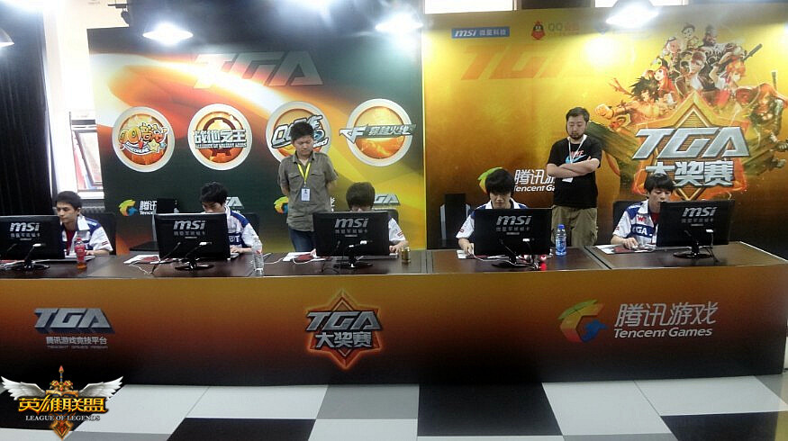 雷火电竞app-包含DFM碾压V5，Tarzan团战一打五小组赛2:0（上海）的词条